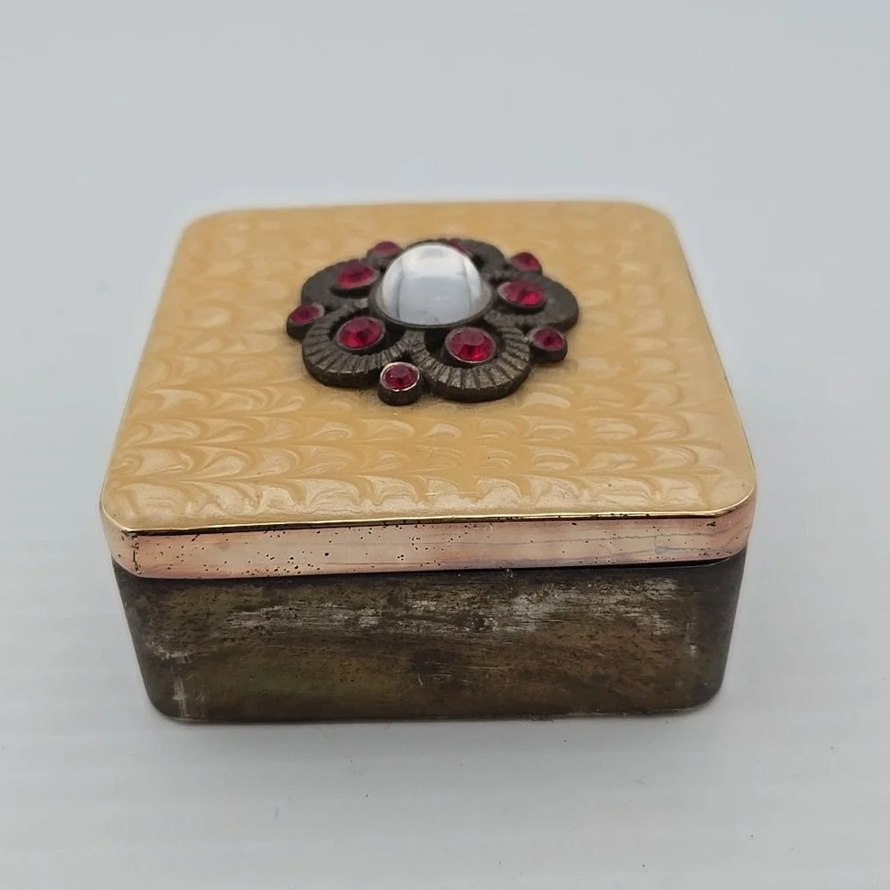 VTG Silver Plated‎ Trinket/ Pill Box Pearly Yellow Enamel w/ Velvet Lined Int.